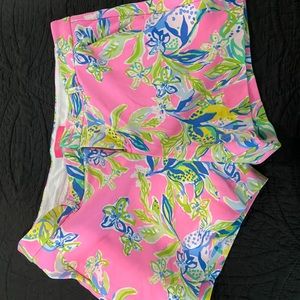 Lilly Pulitzer Callahan stretch shorts size 14